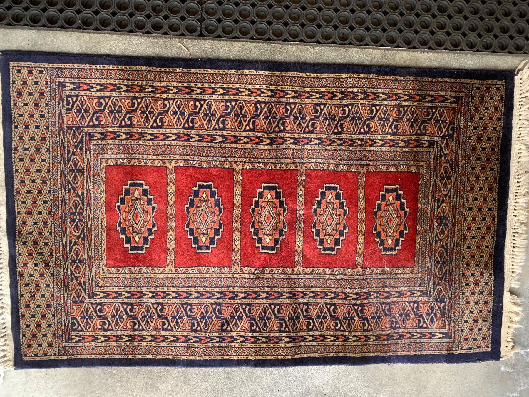 Teppiche: Orientteppich Perserteppich 130x78cm Teppich mit Fransen – Gebraucht aus Rickenbach SZ von Frickler