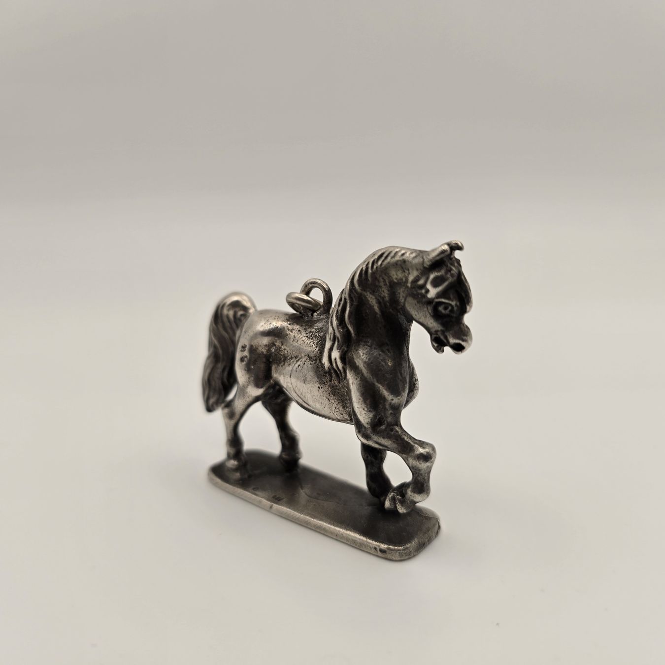 Statuette: Silber Anhänger Figur Pferd 800 Silber – Nuovo (secondo la descrizione) da Stein am Rhein venduto da JuwelierSteinbock.CH