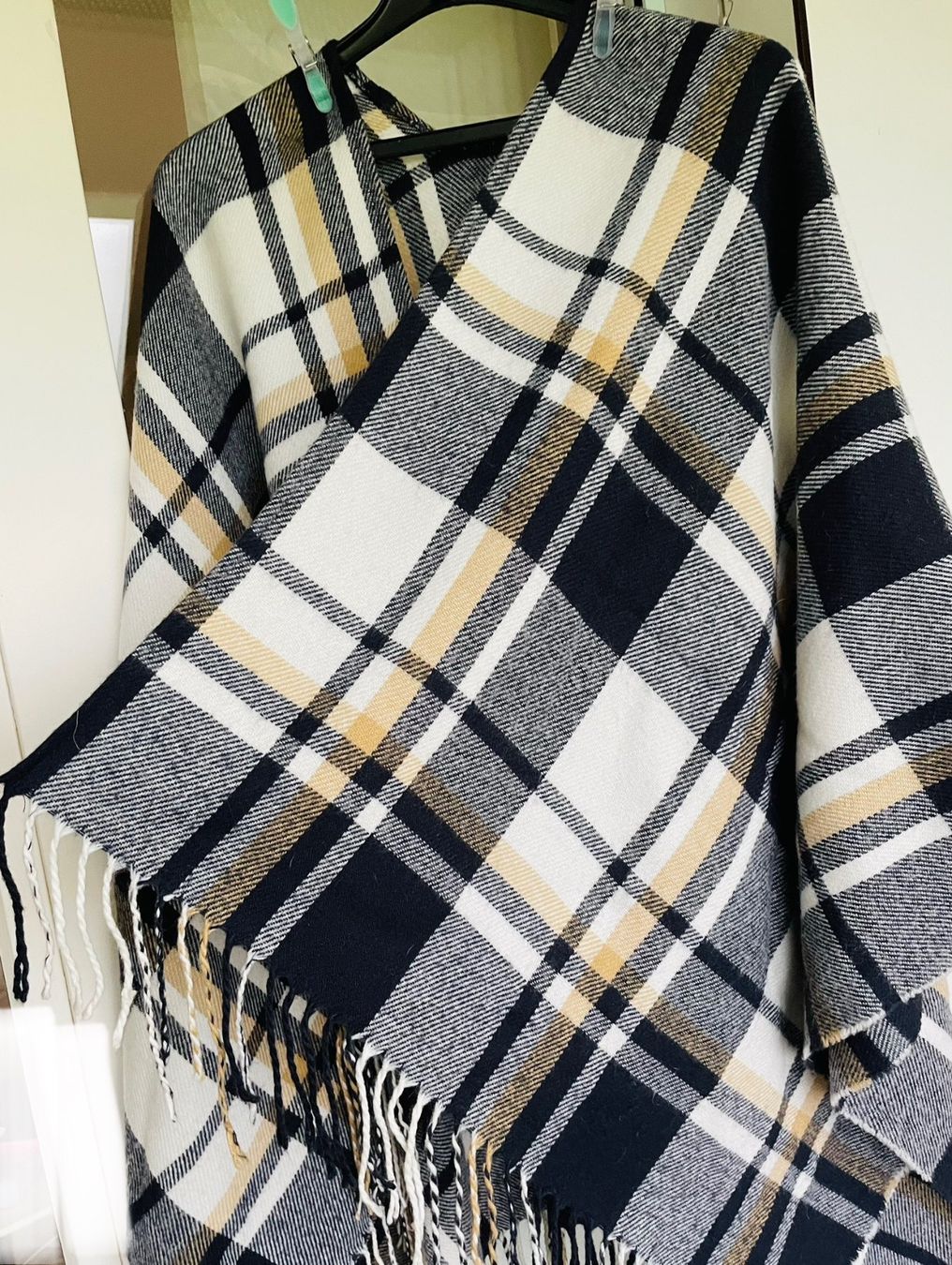 Sonstige Damenmode: Cape Poncho onesize – Gebraucht aus Etoy von Diadefin