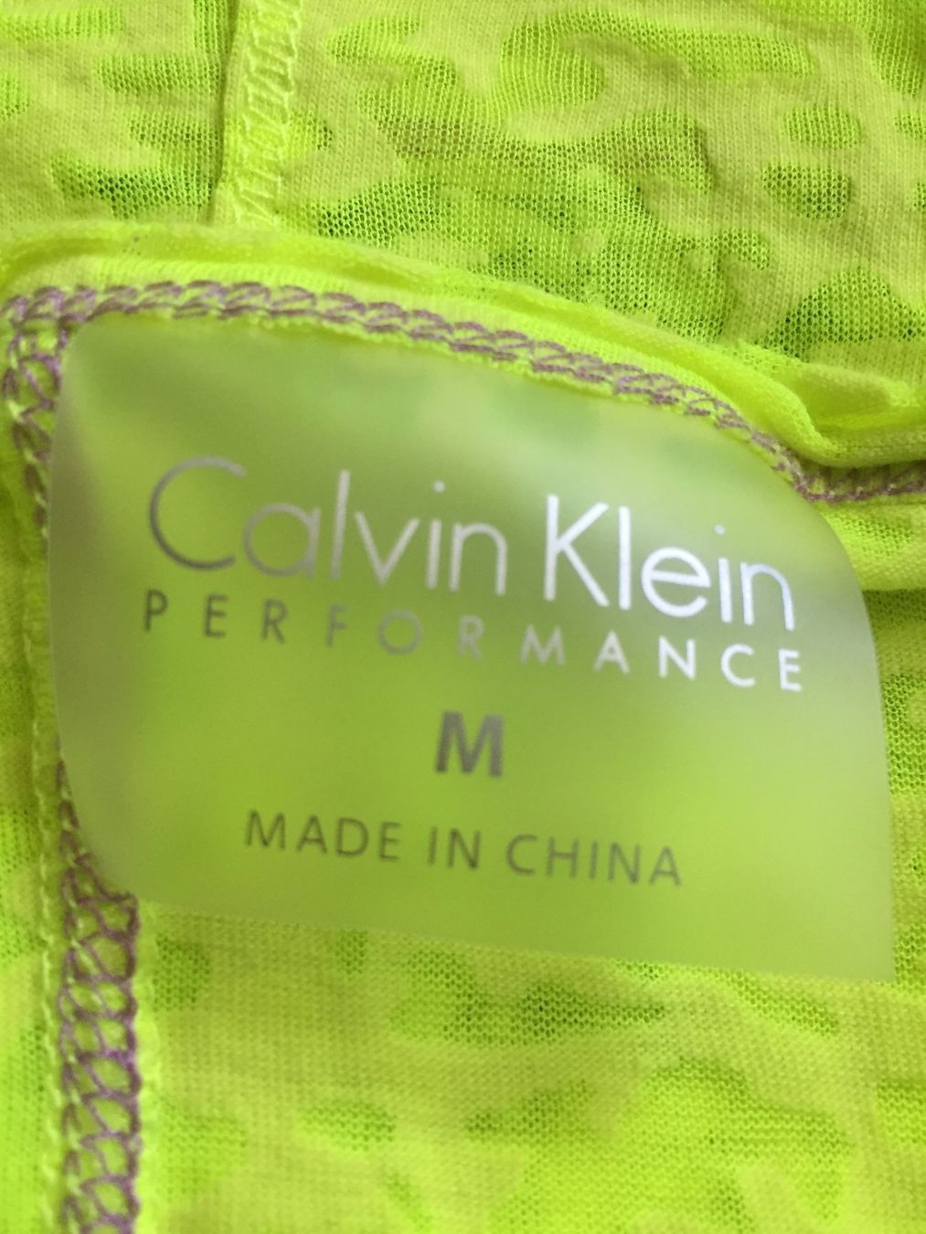 Calvin Klein T-Shirts: Maglietta Gialla Calvin Klein – Neu (gemäss Beschreibung) aus Meilen von val_tsv8 2