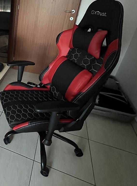 Chaises: Sedia Gaming – D'occasion à Bissone par iamdmux