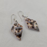 Ohrhänger Muschelschale rautenförmig Vintage (573)