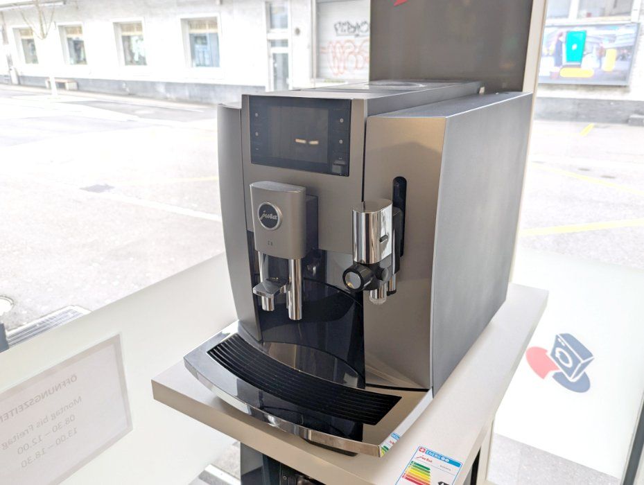 Jura Kaffeemaschinen & Espressomaschinen: Neue Jura E8 mit 2 Jahren Garantie – Neu und originalverpackt aus Hintermoos von Sasch4 1