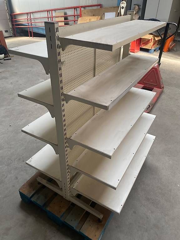 Regale: Étagères de garage, atelier – Gebraucht aus Chamoson von a_laroyale
