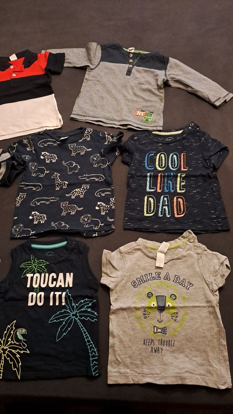 Lotti & Set di vestiti: T-Shirts Gr. 80 – Usato da Oberrieden venduto da Raja011 2