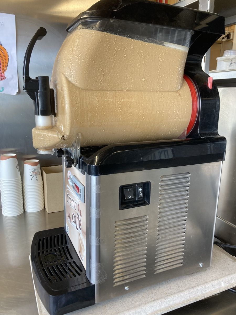 Elettrodomestici da cucina: Cafe Crema Slush Maschine – Usato da Horn venduto da raldio 1