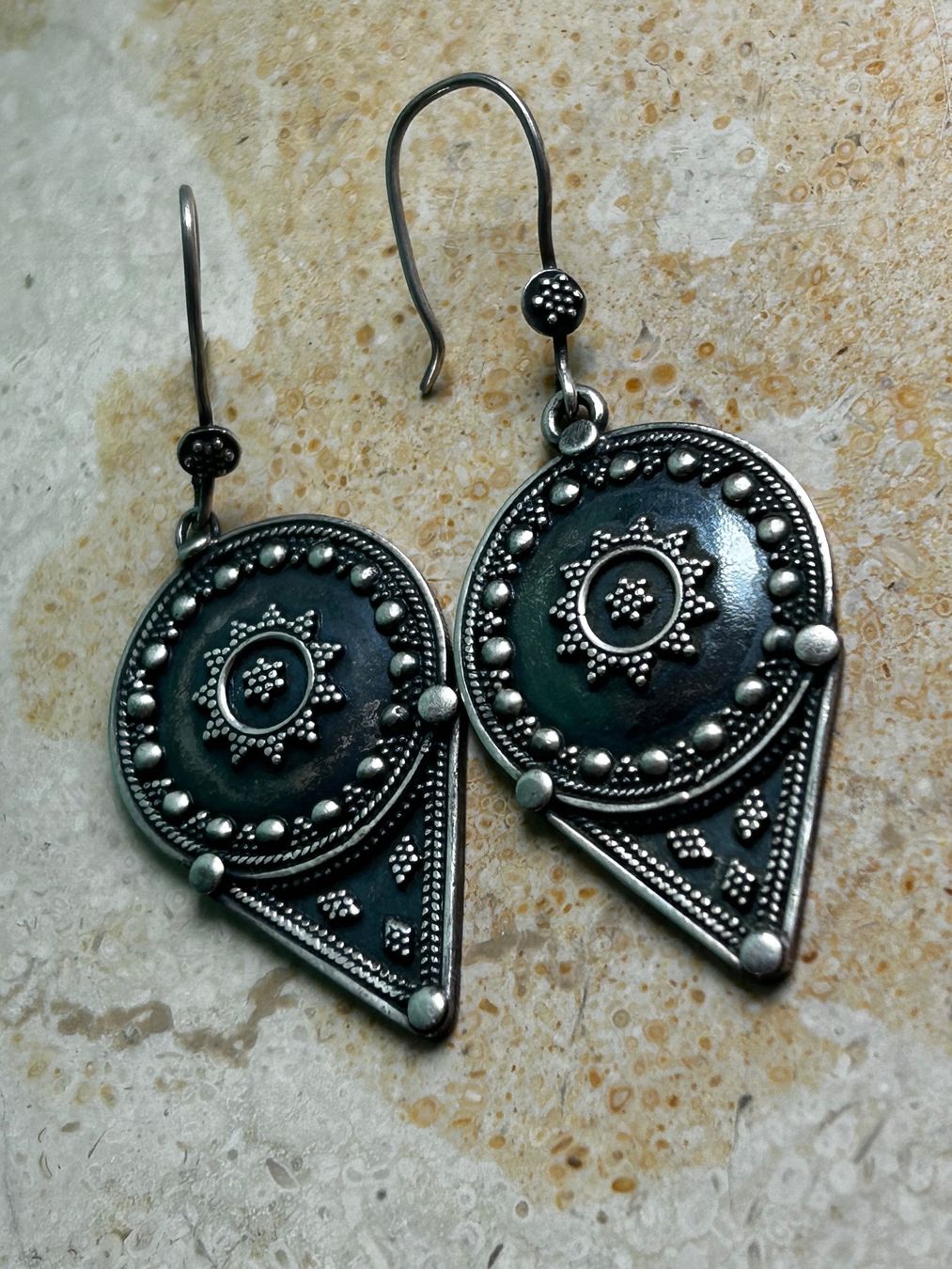 Boucles d'oreille: Ästhetische Ohrenplämper DROP – D'occasion à Laufen par Bellebellezza 1