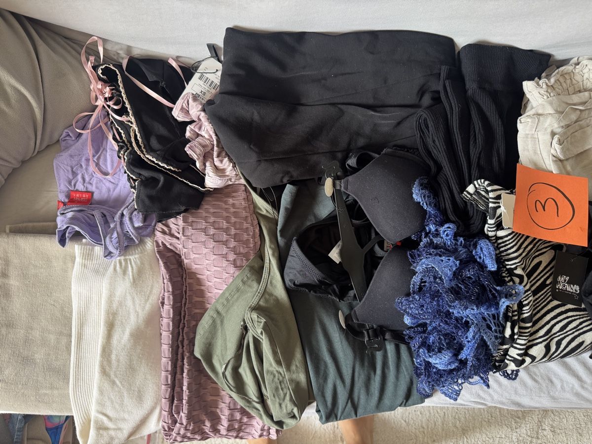 Lots de vêtements: Kleiderpaket 3 Grösse S – D'occasion à Endingen par Mira-Nur 1