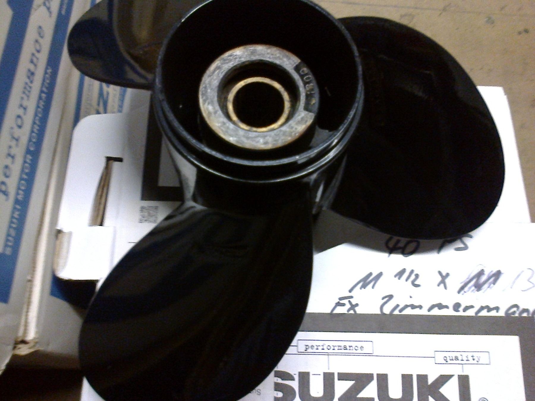 Suzuki Motori: Suzuki Propeller zu 40 Ps  Neu – Nuovo (secondo la descrizione) da Oberrüti venduto da Fapira 1