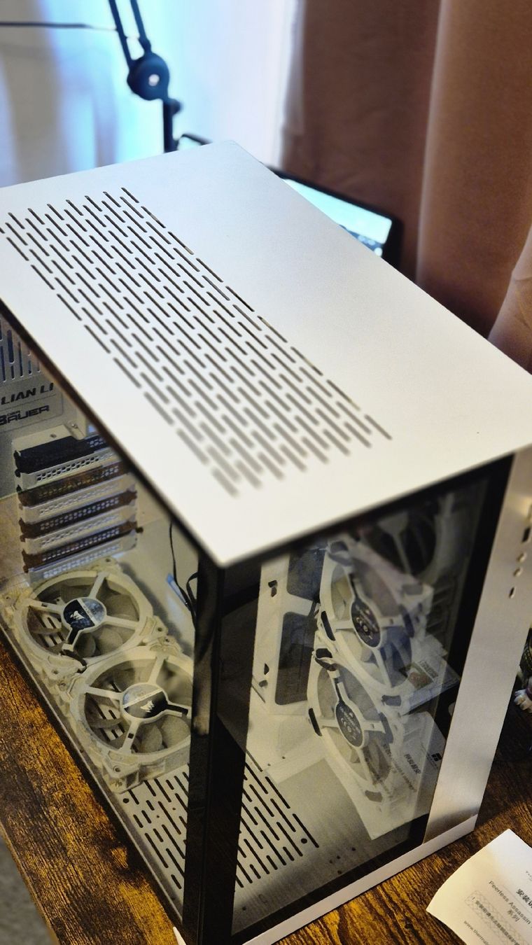 Lian Li Custodie: Lian Li O11 Dynamic PC Case – Usato da Neuhausen venduto da Ayman_Kand 1