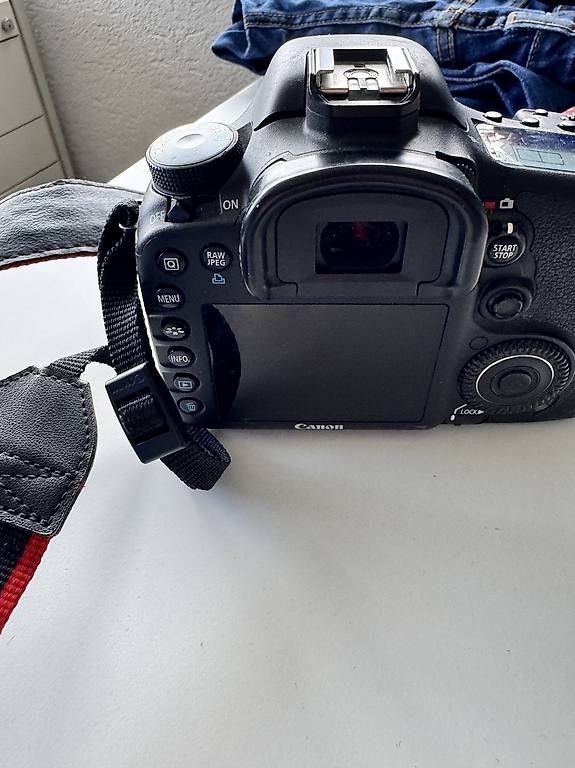 Canon Fotocamera: Canon EOS 7D + Objektiv (1855mm)  funktionstüchtig – Usato da Hugelshofen venduto da moegg 2