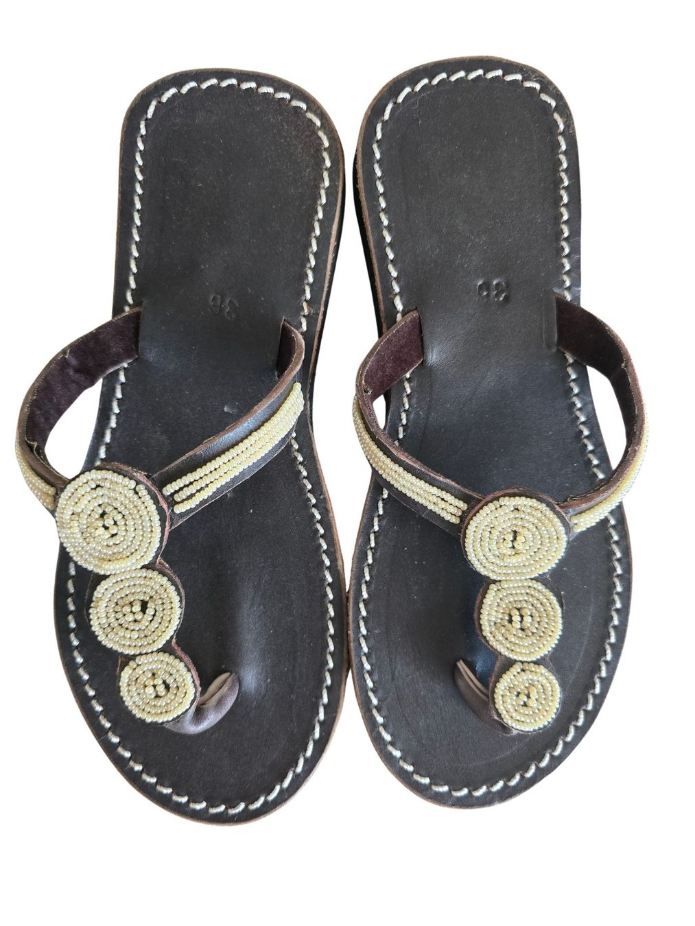 Chaussures femmes: Handgemachte Leder-Sandalen - Cremefarben 36 – Neuf avec emballage d'origine à Brione s. Minusio par Littleninja