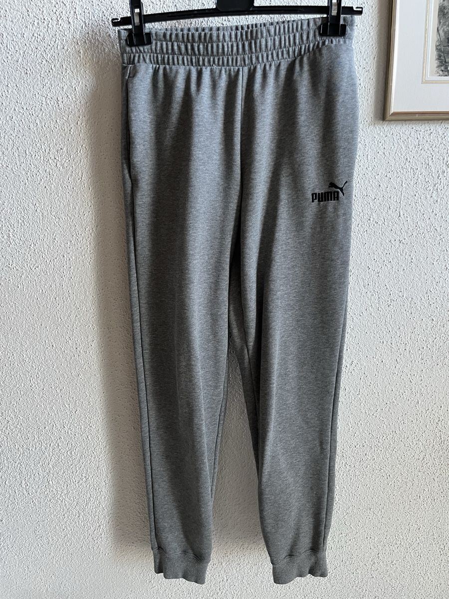 Puma Pantaloni: graue Trainerhose - Puma – Nuovo (secondo la descrizione) da Jonschwil venduto da Julie1696