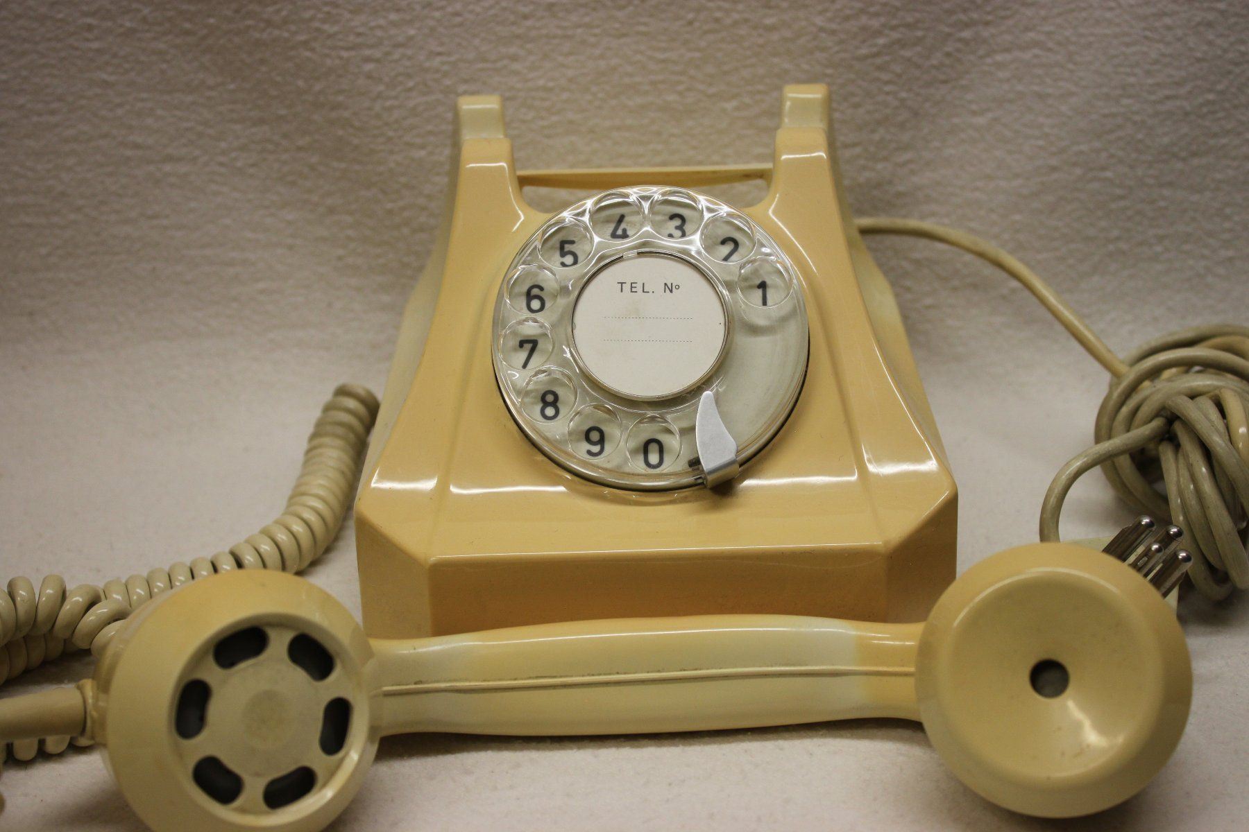 Telefoni: Antikes Tisch Telefon – Usato da Thun venduto da Fbchm 1