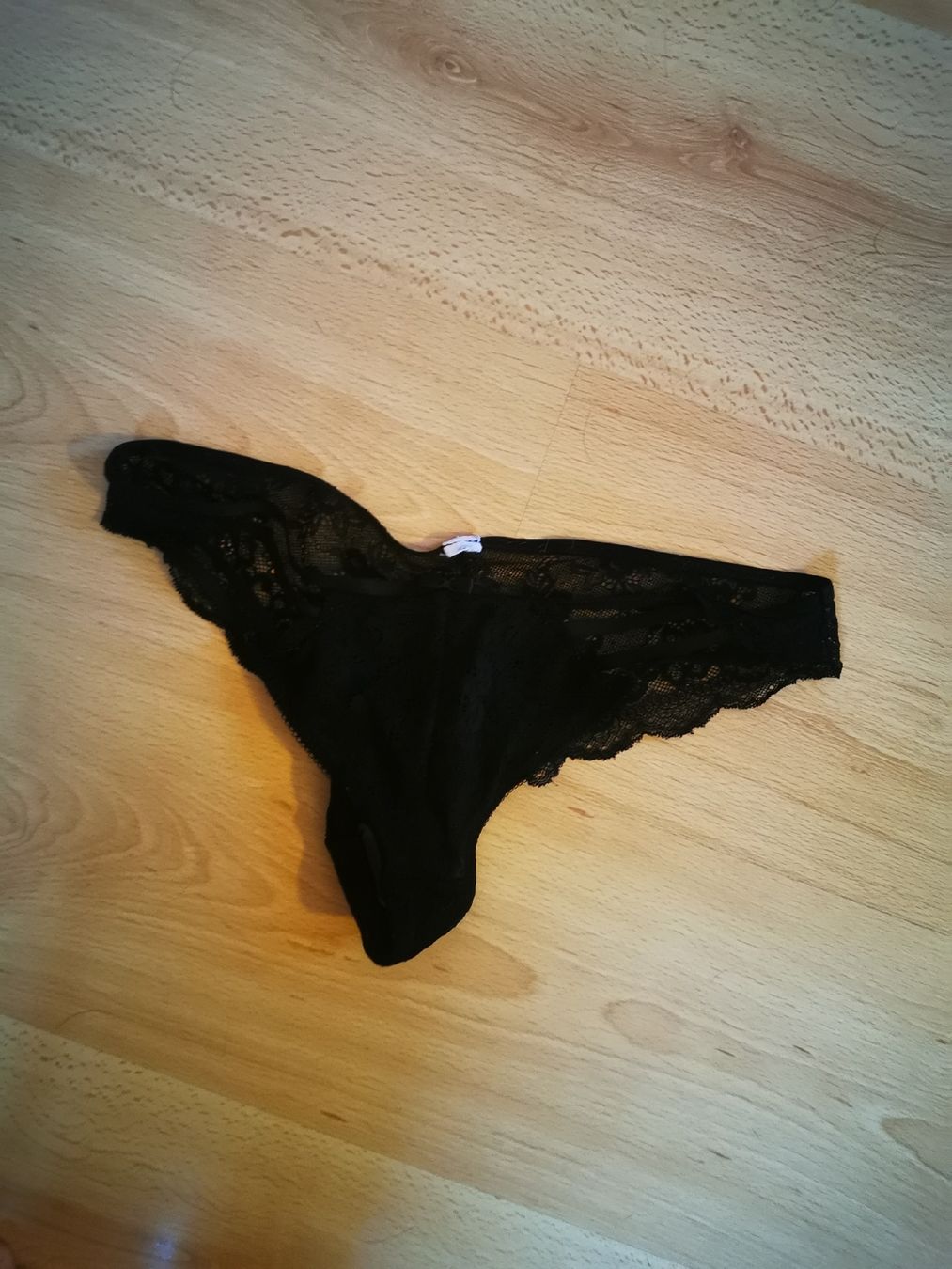 Sonstige Unterwäsche: Schwarzer Spitzen-String - perfekt für den Sommer! – Gebraucht aus Balsthal von Leila_Luna