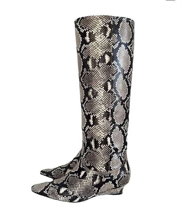 Scarpe da donna: LEDERSTIEFEL MIT KEILABSATZ – Usato da Küsnacht ZH venduto da Interiority