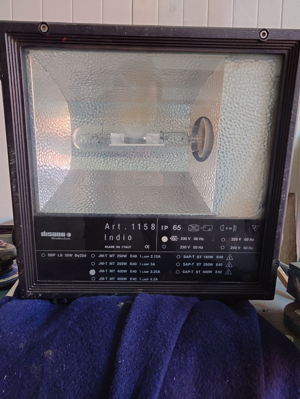 Lampade: vendo faro per illuminazione – Usato da Mezzovico venduto da lav_j8qh