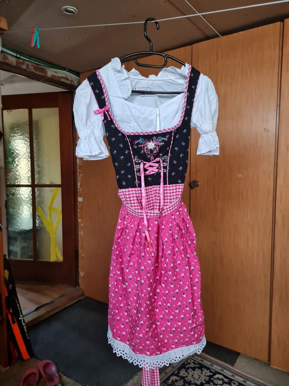 Robes: Dirndl Set , Grösse XS – D'occasion à Coeuve par Nelly2