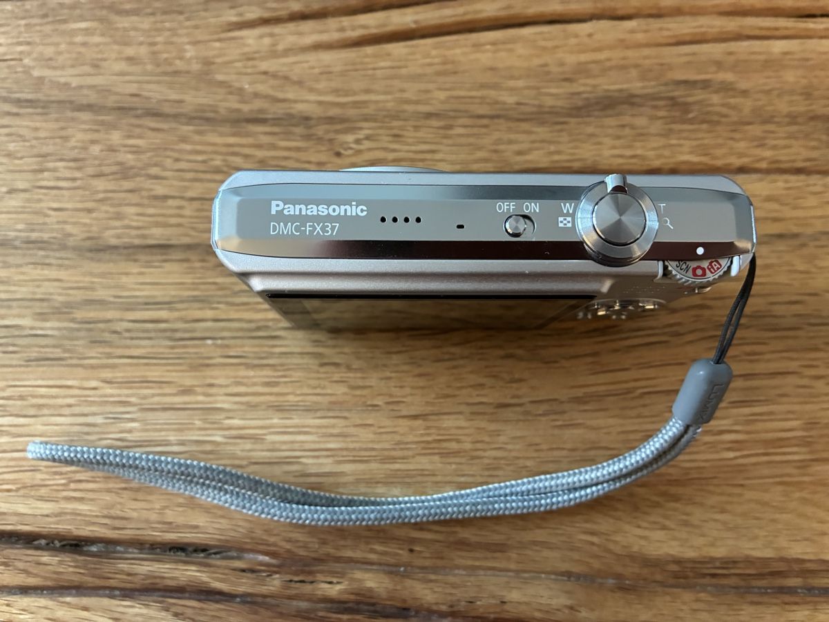Panasonic Fotocamera: Panasonic Lumix DMC-FX37 – Usato da Brügg BE venduto da neo323 3