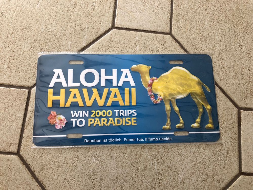 Wandschild „Slow Camel At Play“ – Lustiges Kamel Alu-Schild Für Garten & Wohnung