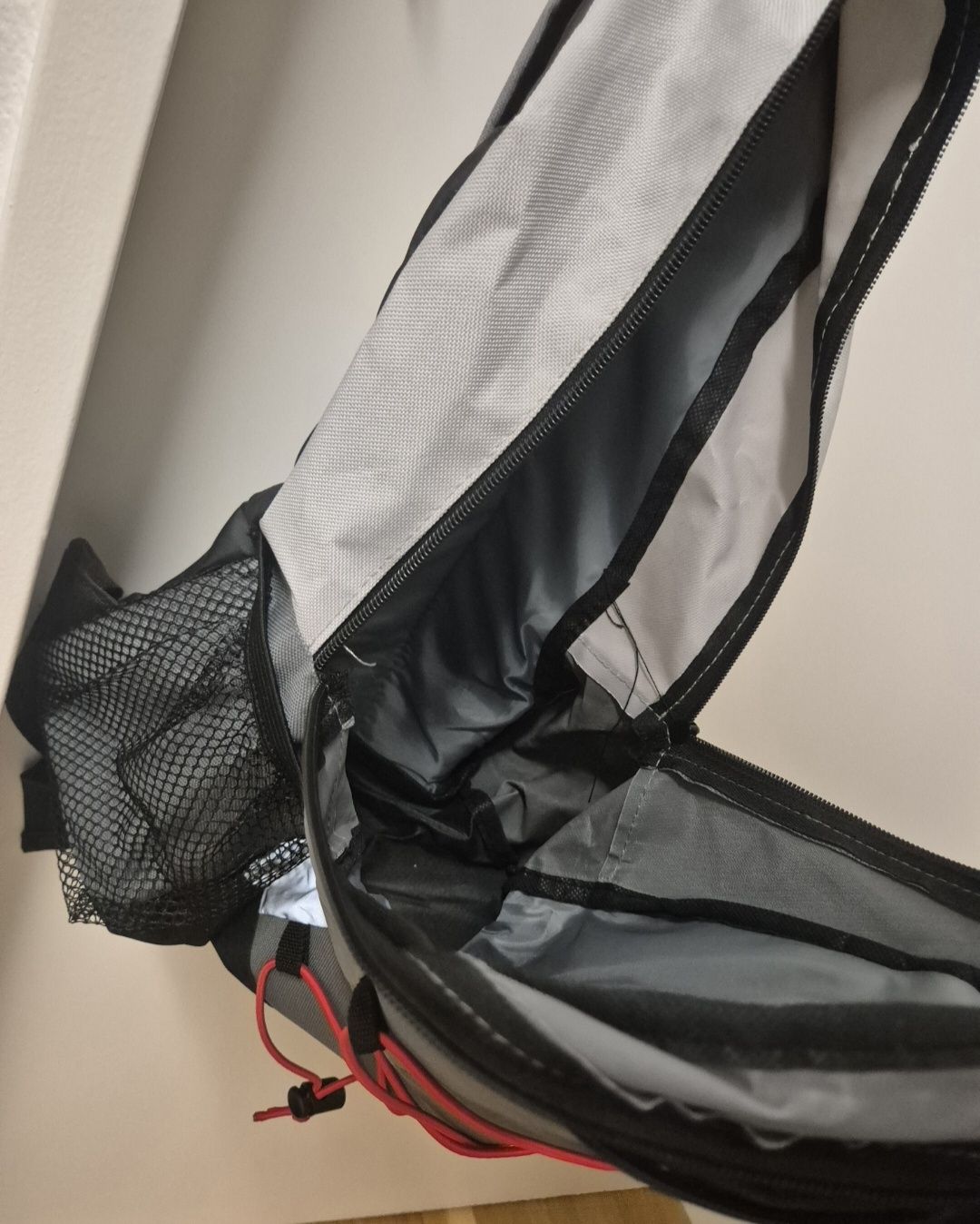 Zaini: Kompakter Rucksack Ben Brix grau schwarz gut erhalten – Usato da Schaffhausen venduto da ShoppingQueen33 4