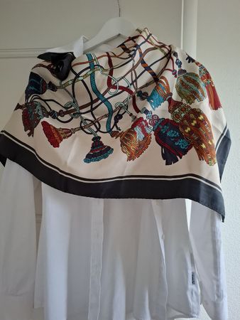 Fiorio Seidentuch, neuwertig, 85x85cm, Top Zustand!