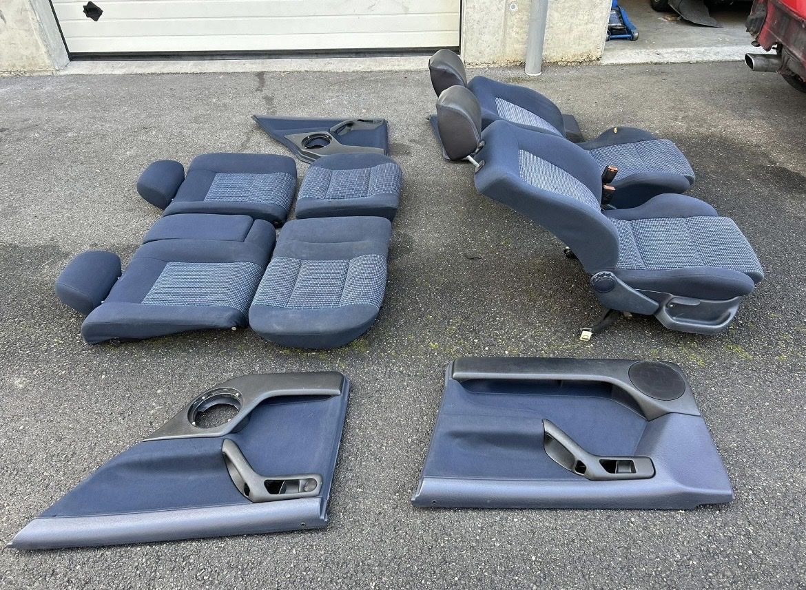 Volkswagen Tutti pezzi di ricambio auto: Intérieur bleu VW vento vr6 – Usato da Muraz (Collombey) venduto da Wolfdog1978 1