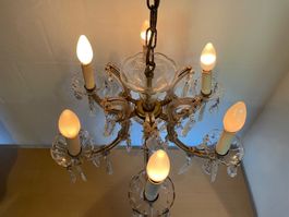 Kronleuchter mit Kristallglas