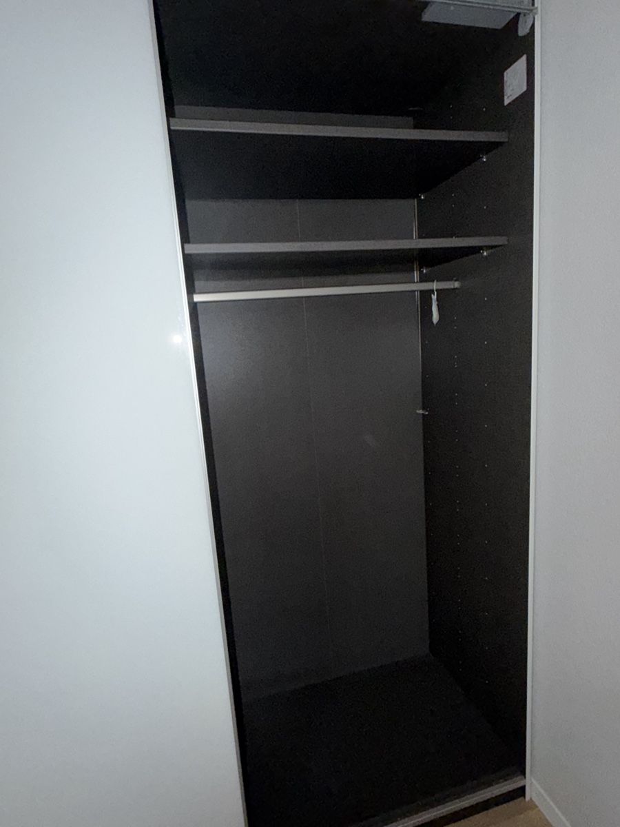 Pfister Armadi: Neuwertiger Kleiderschrank  – Nuovo (secondo la descrizione) da Urdorf venduto da KatarinaNovak 2
