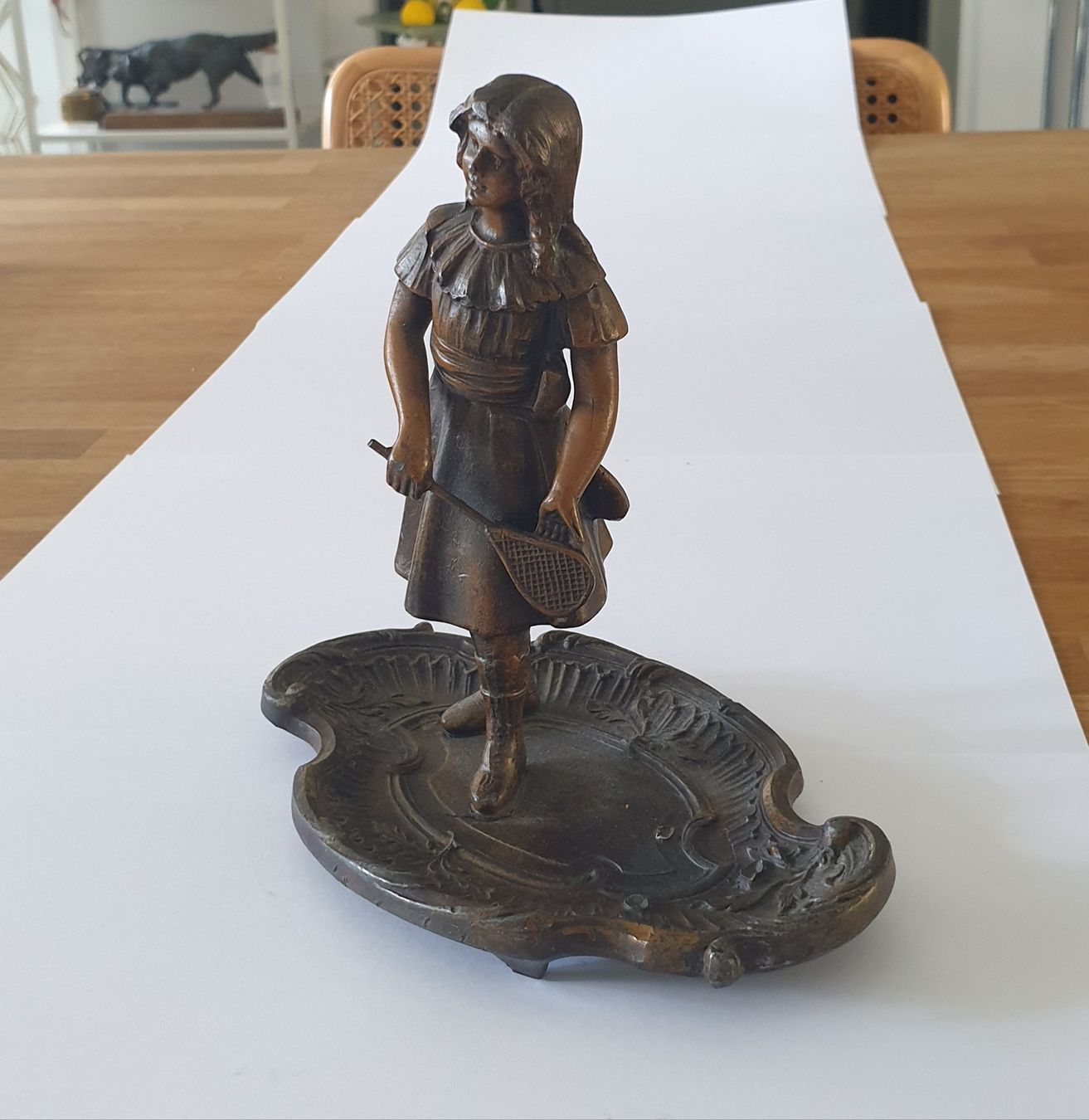 Sculture & Statue: ANTIKE SCHALE ODER  ABLAGE MIT MÄDCHEN  JUGENDSTIL – Usato da Locarno venduto da ICARO8 1