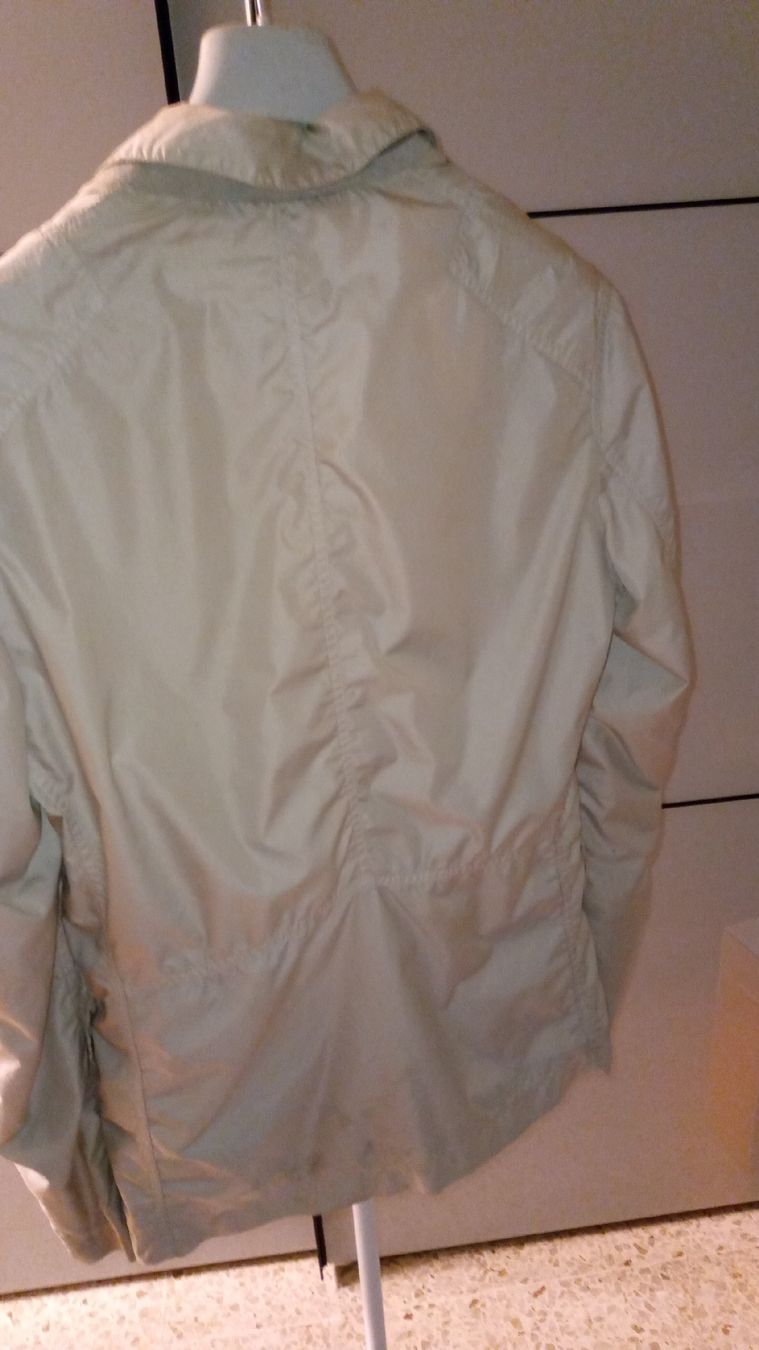 Iceberg Giacche: Veste Iceberg beige, style cargo, taille M – Usato da Meyrin venduto da pamanic 2