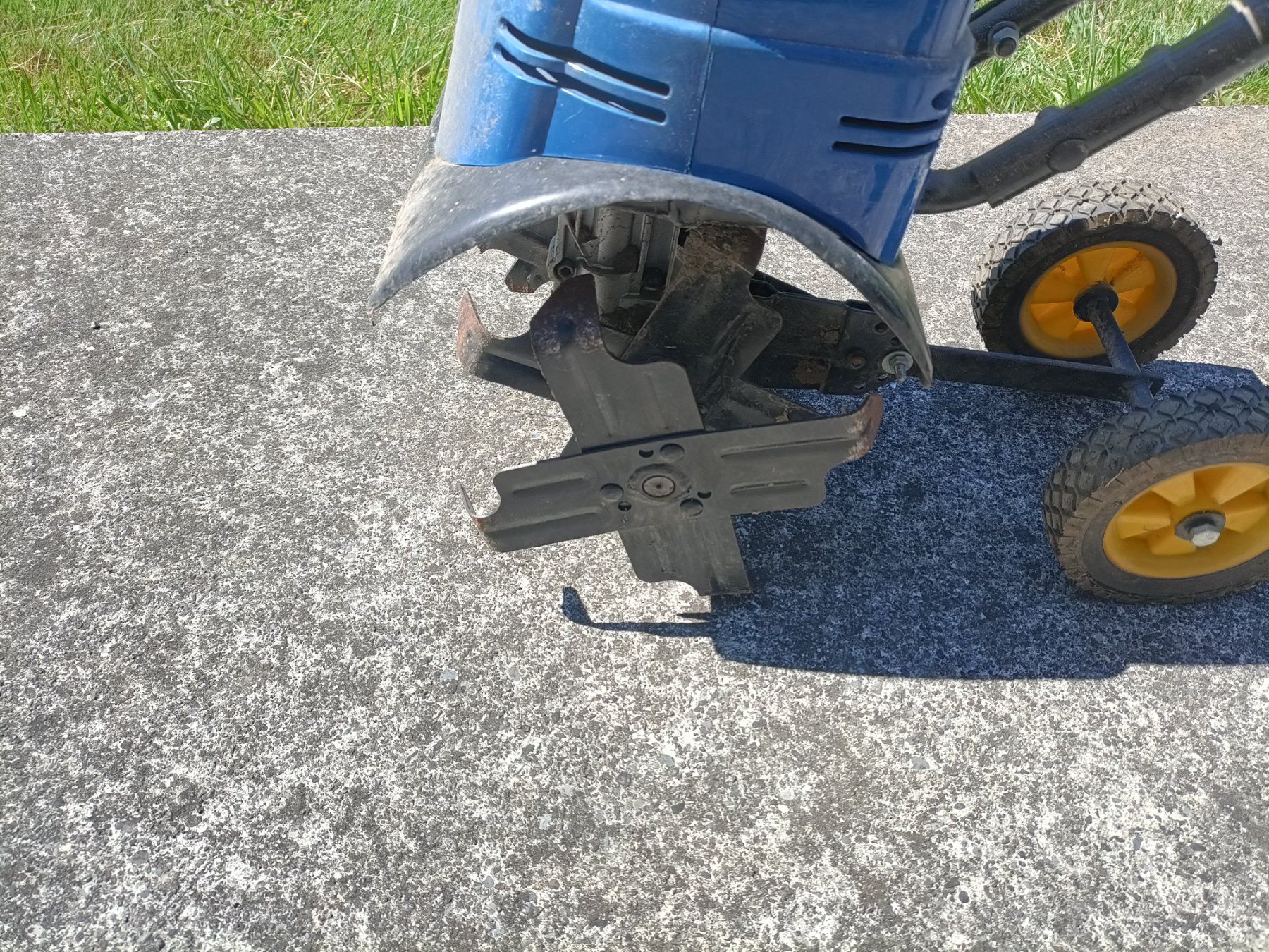 Einhell Tutte le macchine: Gartenfräse Royal Einhell 1300 F gebraucht – Usato da Schöftland venduto da Snacketti7 1