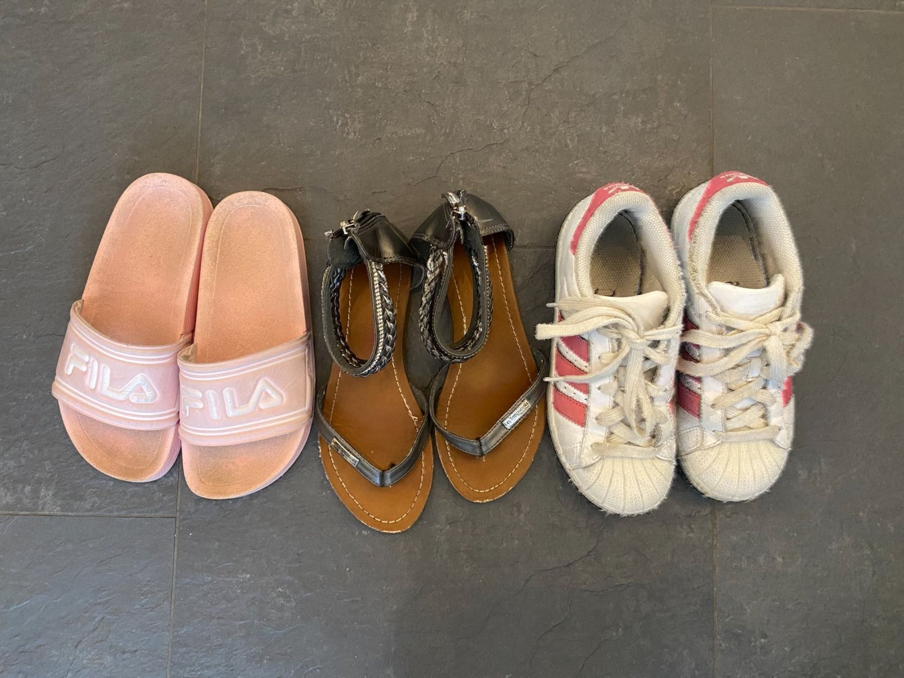 Holzartikel: 3 Stk. Mädchen Schuh-Set Gr. 34 – Gebraucht aus Bonstetten von VCLS