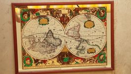 Spiegel mit Weltkarte-Motiv und Holzrahmen 85 X 60cm