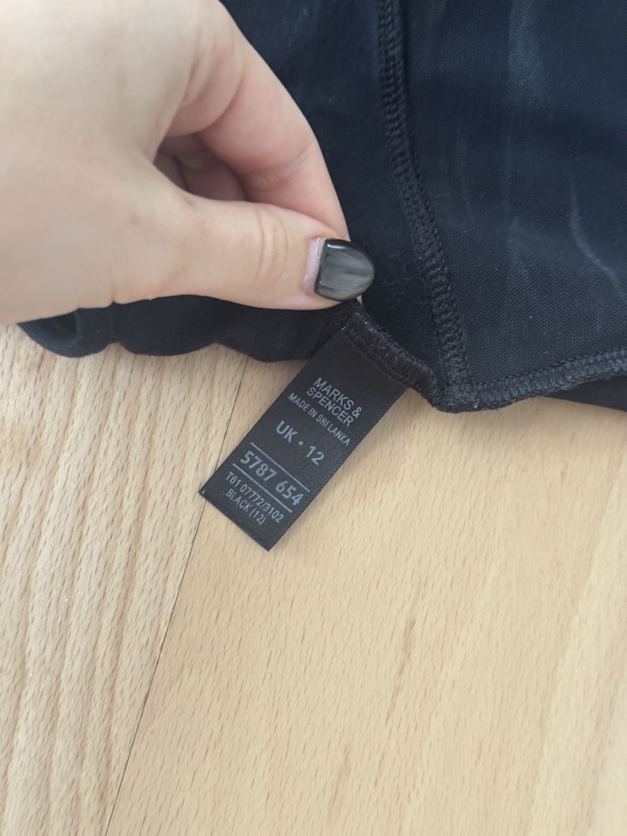 Top: Marks & Spencer Black Lace Top, Size UK 12 – Usato da Sattel venduto da Zlata1 1