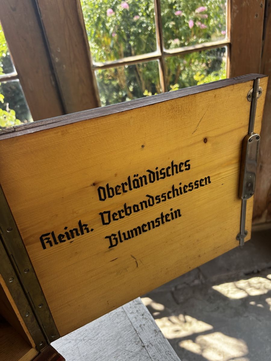 Cassapanche: Dekorative, bemalte Holztruhe mit Schlüssel – Usato da Zäziwil venduto da kbr_jd95 8