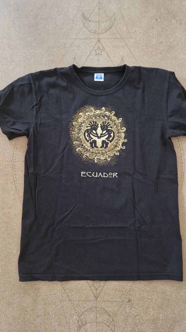 T-shirt: T-shirt aus Ecuador – Usato da Zürich venduto da mis_2kxn