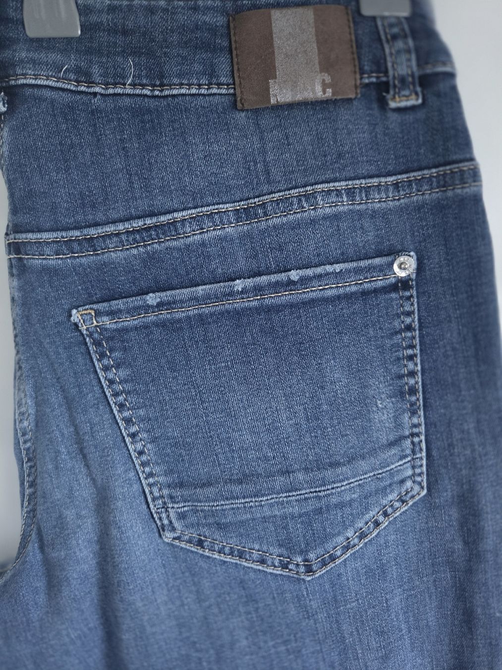 Jeans: Jean MAC Greta cropped, Taille 38 – Usato da Fey venduto da foudresse