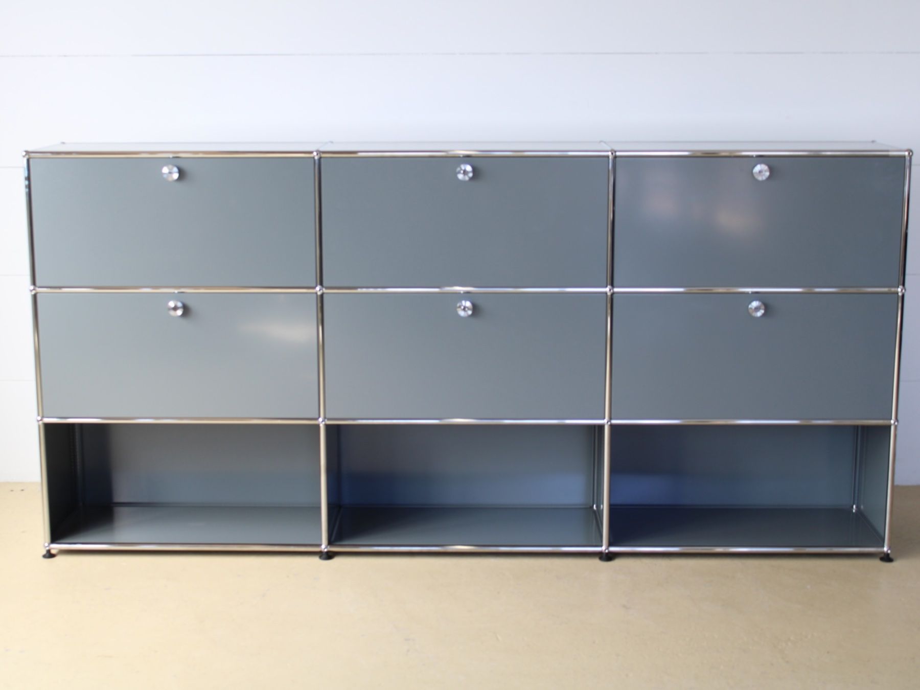 USM Cassettiere: USM Sideboard in Mittelgrau, Lieferung möglich – Usato da Meinisberg venduto da atelier_TILIJA 8