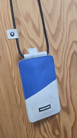 Freitag Handytasche F381 Phone Bag blau weiss 