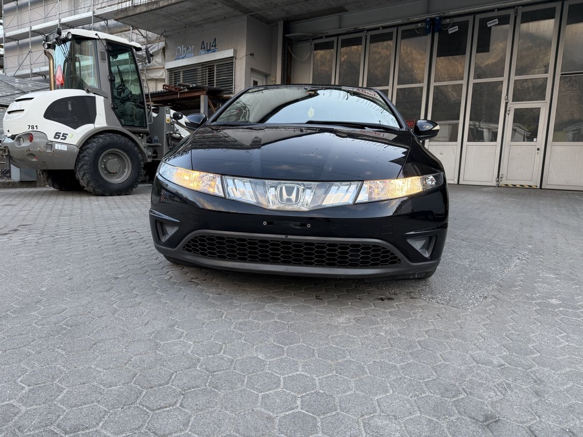 Honda Automobili: Honda Civic 1.8i – Usato da Domat/Ems venduto da Opmofe 4