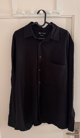 Zara Shirt Black Relaxed Fit M