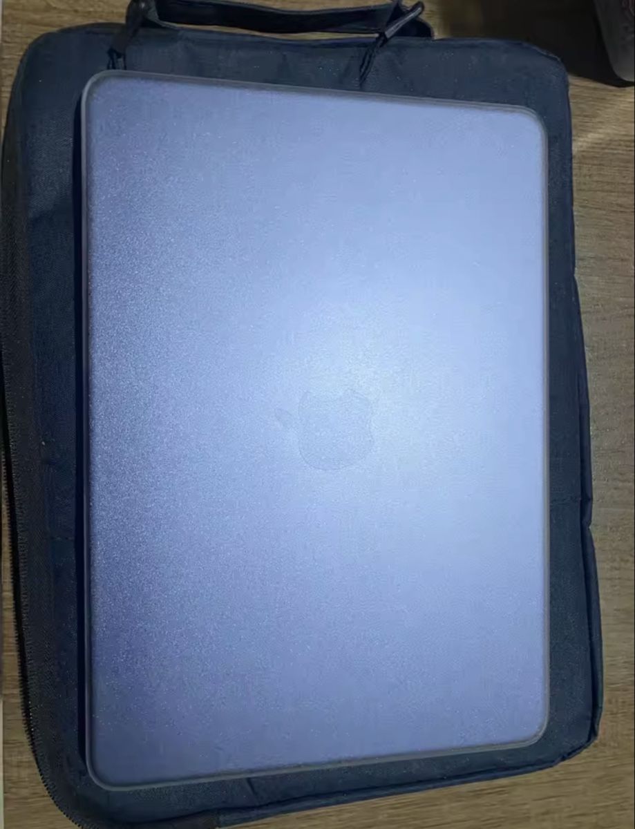 Apple Covers & Borse: Coque pour MacBook Neo – Nuovo e nell'imballaggio originale da Chézard-St-Martin venduto da nel_269s 1