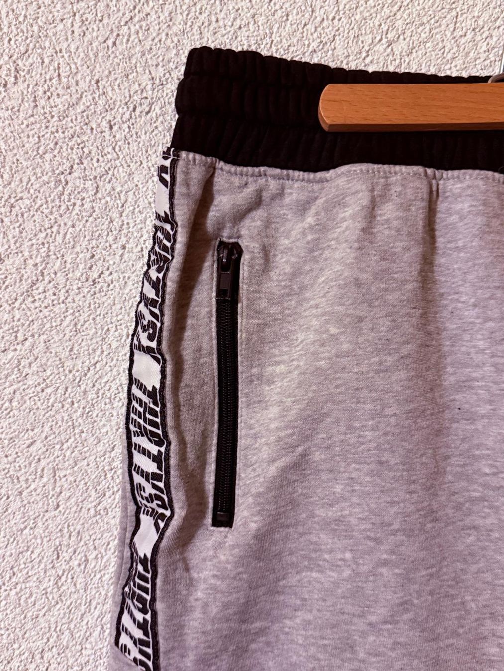 H&M Pantaloni: Kurze Hose – Usato da Oberbalm venduto da M32V4 1