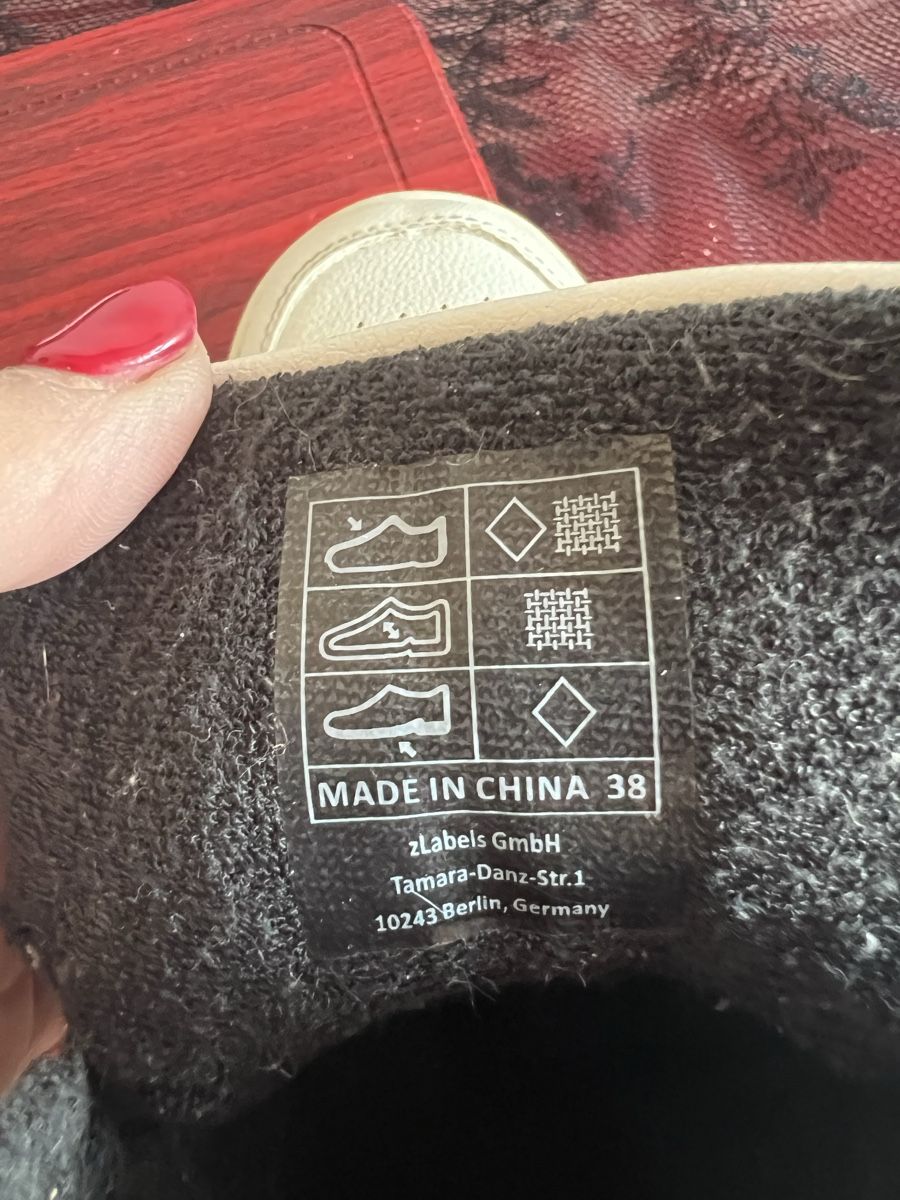 Scarpe da uomo: Baskets montantes blanches & noires, taille 38, comme neuves – Usato da Chézard-St-Martin venduto da Cheyenne_75 3