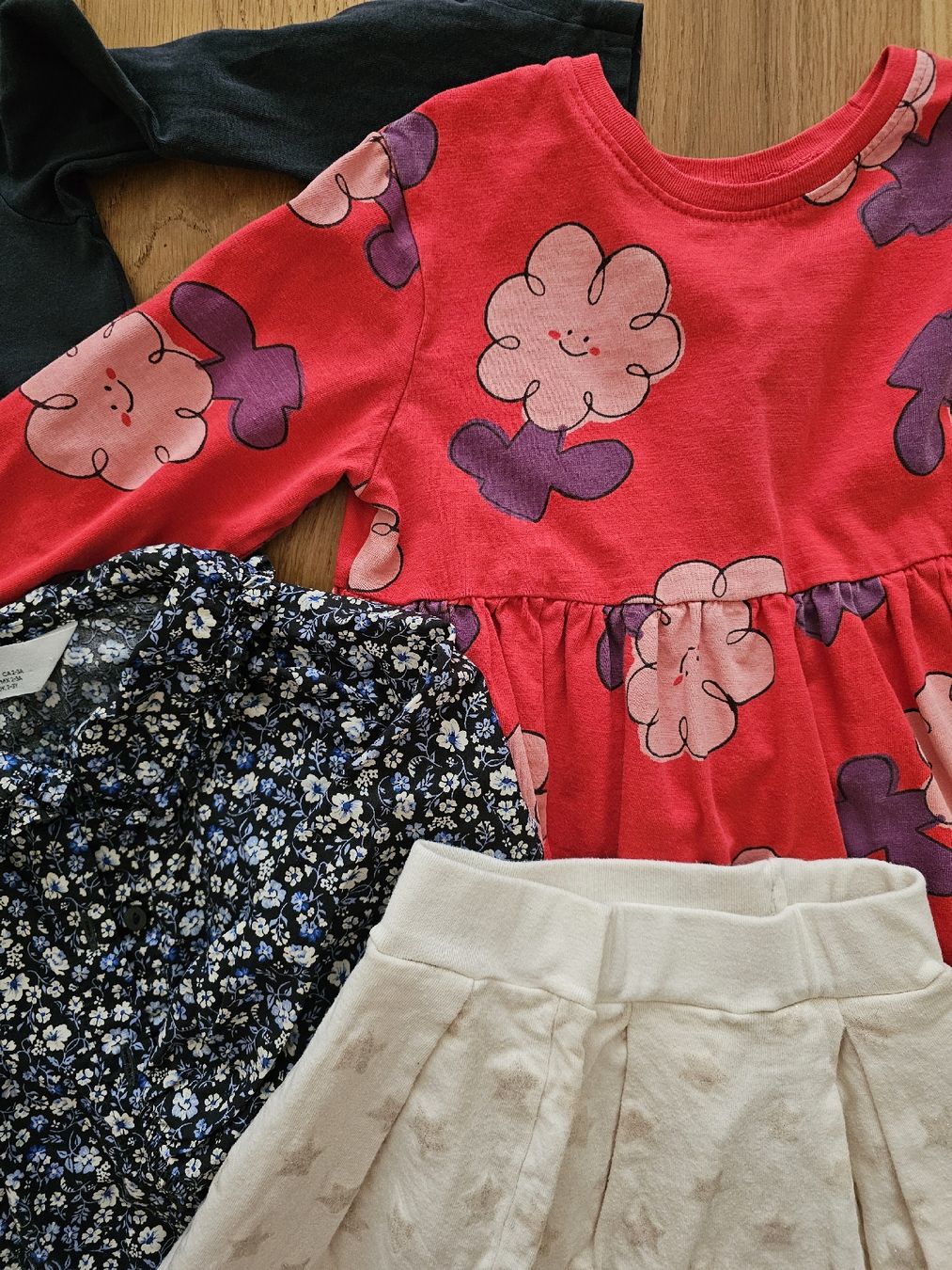 Lotti & Set di vestiti: Kleiderpaket  – Usato da Basel venduto da sst_m5xv 2