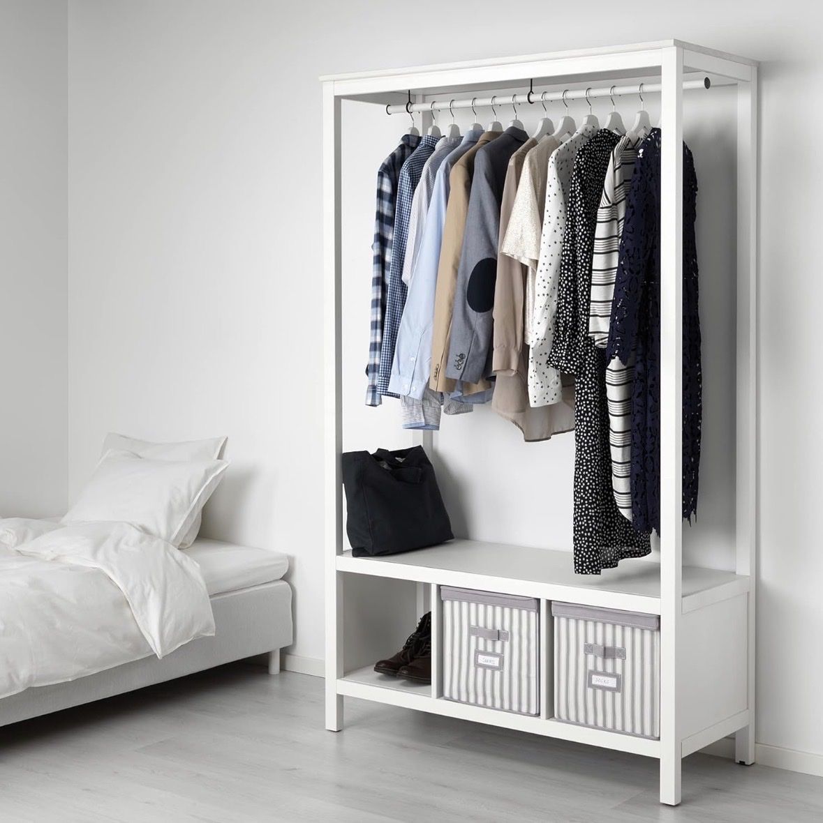 Ikea Garderobe: Ikea Hemnes Garderobe – Gebraucht aus Galgenen von syl_7y9c