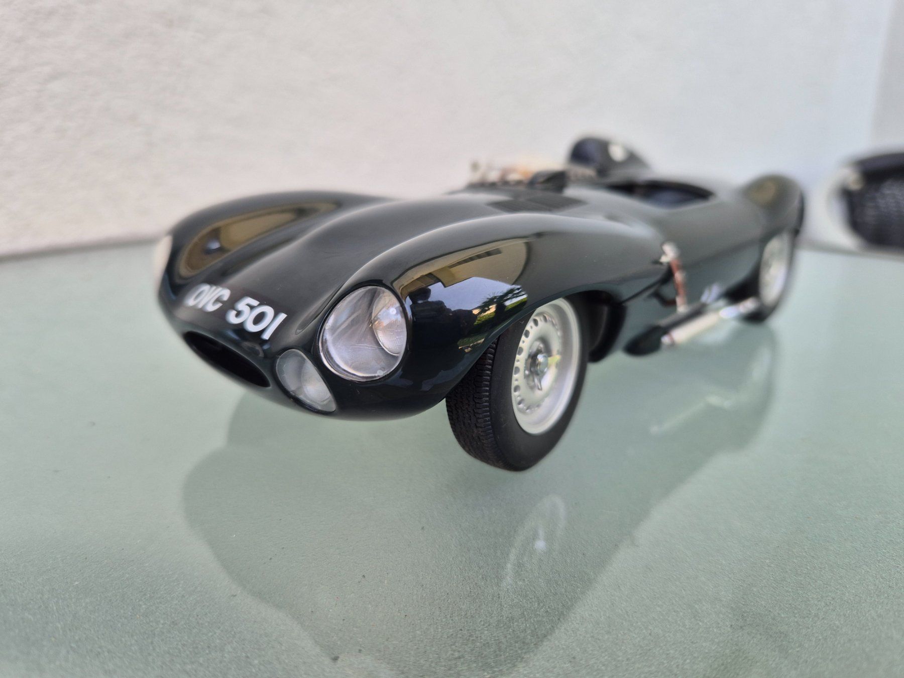 Jaguar Modellini d'auto: Jaguar D-Type von Auto Art 1:18 – Usato da Oberbuchsiten venduto da laffite54 3