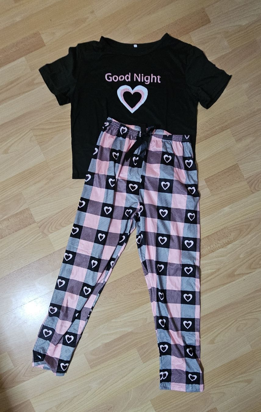 Negligees & Pigiami: Schlafanzug Damen  – Usato da Chur venduto da Aleksandra6 2