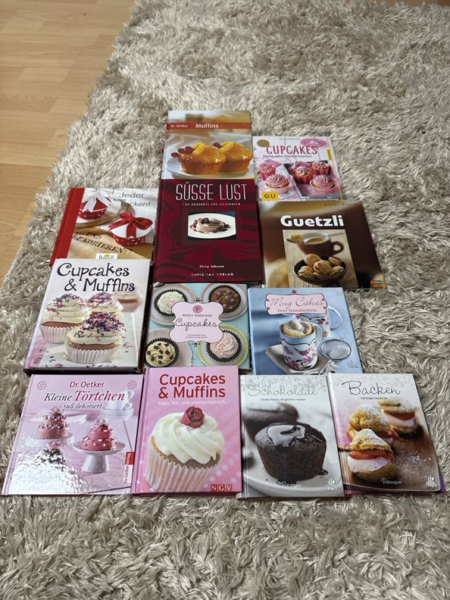Libri: 12x Backbuecher: Cupcakes, Muffins, Guetzli, Törtchen – Usato da Heiden venduto da Bettyk11.